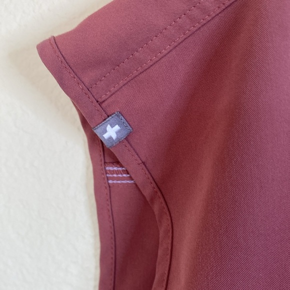 Figs Rafaela cap sleeve scrub top blue XL EUC - Picture 4 of 5